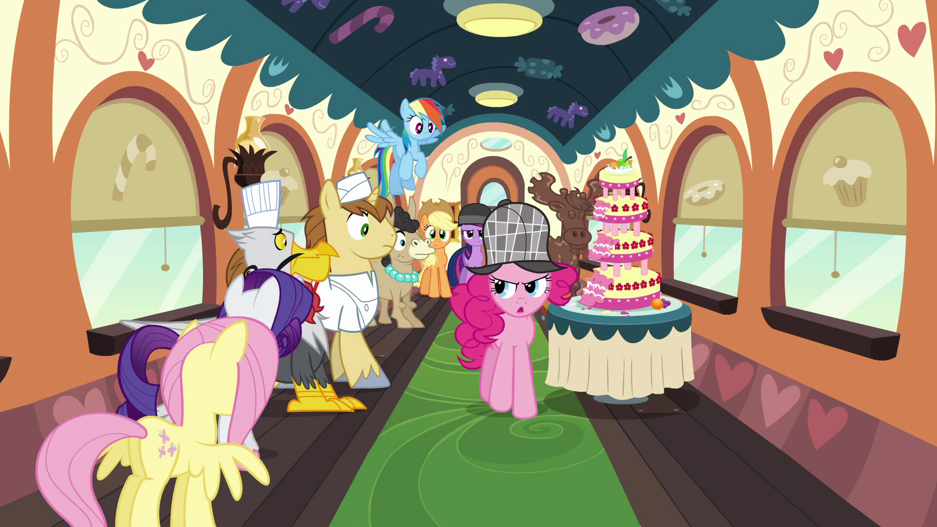 img-1964384-3-Pinkie_with_the_line_of_passengers_S2E24.png